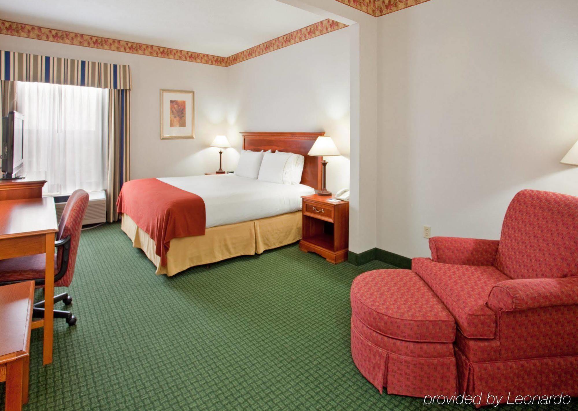 Holiday Inn Express & Suites Batesville By Ihg Exterior foto