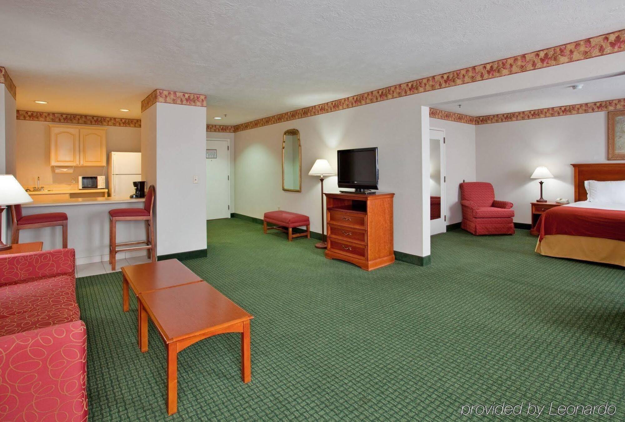 Holiday Inn Express & Suites Batesville By Ihg Exterior foto
